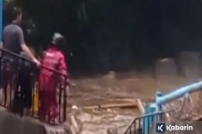 Hujan deras picu banjir bandang di wisata Guci Tegal, area ditutup sementara
