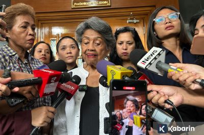 Ibu Nadiem berterima kasih kepada hakim dan jaksa usai sidang putranya diundur