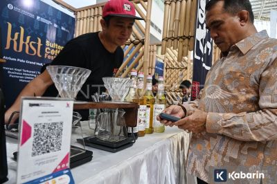 Menteri Maman ajak UMKM terima bayar tunai dan QRIS sekaligus