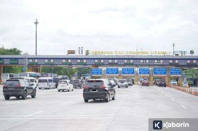 Arus libur Nataru padat, contraflow resmi diberlakukan di tol Jakarta-Cikampek Kamis pagi