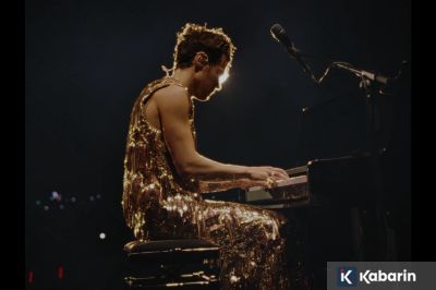 Harry Styles Bikin Fans Penasaran dengan Video Balada Piano Baru