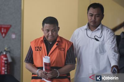 KPK Periksa Plt Gubernur Riau dan 15 Saksi soal Aliran Uang Abdul Wahid