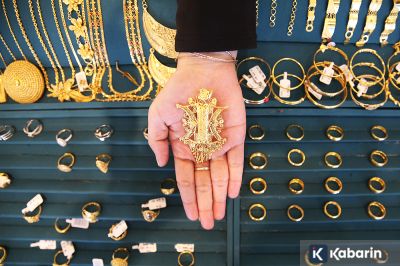 Menjelang Tahun Baru Harga Emas Antam Turun Tajam ke Rp2,5 Juta per Gram