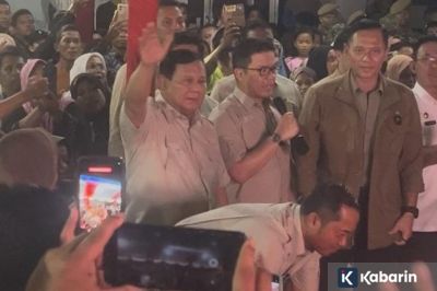 Presiden Prabowo Sambut Tahun Baru 2026 dengan Bernyanyi Lagu Nasional Bersama Pengungsi