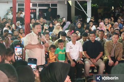 Temui Pengungsi, Prabowo: "Presidenmu Tak Akan Tinggalkan Kalian"