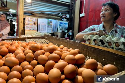 Harga Bahan Pangan Hari Ini: Cabe Rawit Rp67.300/kg, Telur Rp32.750/kg