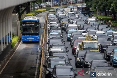Rute Transjakarta Diperpendek dan Dialihkan Akibat Banjir