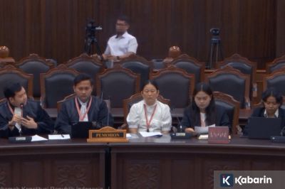 MK Mulai Uji Materi KUHP dan KUHAP yang Baru