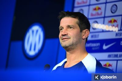 Chivu Tegaskan Duel Inter dan Napoli Bukan Soal Pelatih