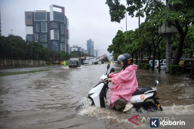 Sebagian Jakarta Siap-siap Diguyur Hujan dari Siang sampai Dini Hari
