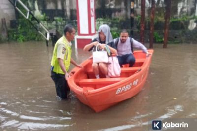 Genangan Banjir di Jakarta Meluas, 23 Ruas Jalan dan 10 RT Terendam