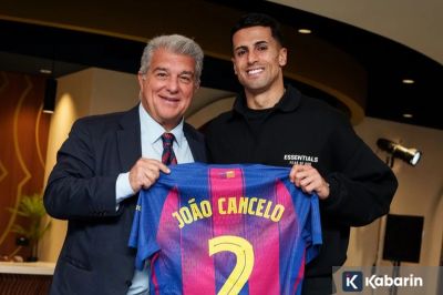 Joao Cancelo Resmi Kembali ke Barcelona