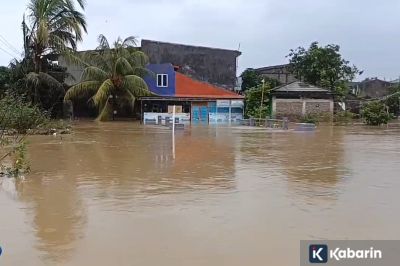 500 Warga Tangerang Terpaksa Mengungsi Akibat Banjir Setinggi 4 Meter
