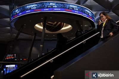 IHSG Sesi I Ditutup Anjlok 2,42 Persen, Investor Masih Minim Keberanian Ambil Risiko