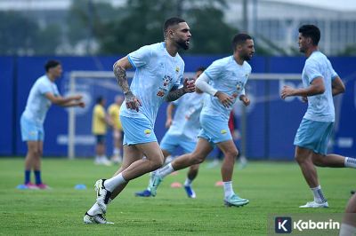 Kemarin, Layvin Kurzawa Mulai Latihan Perdana Bersama Persib Bandung