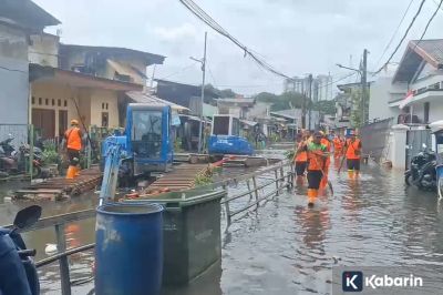 Banjir Kelapa Gading Bikin Normalisasi Kali Cakung Lama Terhenti Sementara