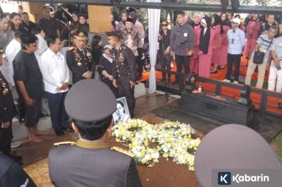 Kapolri Ajukan Penghargaan Bintang Bhayangkara bagi Meri Hoegeng