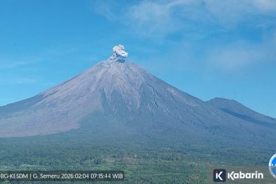 Gunung Semeru Erupsi Tujuh Kali dalam Kurun Waktu Tiga Jam