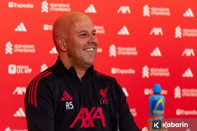 Arne Slot Ajak Sepak Bola Lebih Tegas Lawan Rasisme