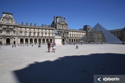 Direktur Museum Louvre Mengundurkan Diri Usai Kasus Pencurian