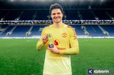 Senne Lammens Bahagia Usai Dipuji van der Sar