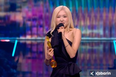 Ros BLACKPINK Jadi Artis K-Pop Pertama Menang di BRIT Awards