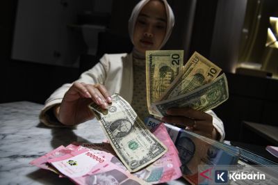 Senin Pagi Rupiah Melemah Jadi Rp16.981 per Dolar AS