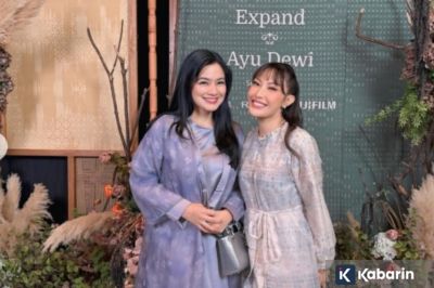 Selebritas Ramaikan Peluncuran Koleksi Busana Lebaran Terbaru Ayu Dewi