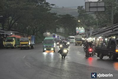 Cuaca Hari Ini: Mayoritas Wilayah Indonesia Diguyur Hujan, Waspada Petir
