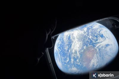 Foto Bumi Dipotret dengan iPhone 17 Pro Max oleh Astronaut Artemis II