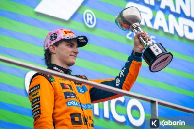 Oscar Piastri Santai Hadapi Rumor Max Verstappen ke McLaren