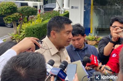 Prabowo Gelar Rapat Bahas Pembangunan Hunian di Sekitar Rel Kereta