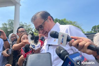 Rupiah Sentuh Rp17 Ribu, Airlangga: Mata Uang Lain Juga Melemah