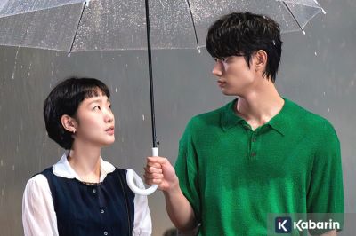 Aktris Kim Go-eun Nikmati Perannya dalam Serial "Yumi's Cells"