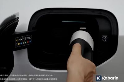 Geely Klaim Teknologi Pengisian Daya Lebih Cepat dari BYD