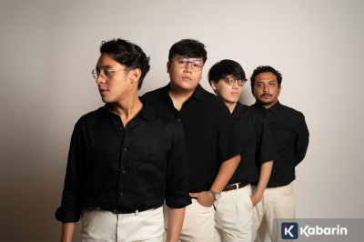 Wijaya 80 dan Sal Priadi Rilis Kolaborasi Lagu "Bulan Bintang, Garis Melintang"