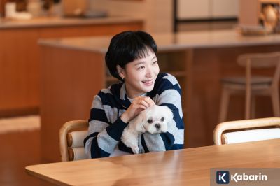 Kim Go Eun Ungkap Perjalanan Yu Mi Cari Jati Diri di “Yumi’s Cells” Musim 3