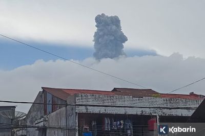 Gunung Marapi Lontarkan Abu Vulkanik Setinggi 1,6 Kilometer Kamis Pagi