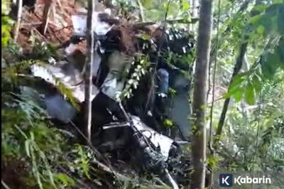 Tim Gabungan Lakukan Evakuasi Korban Kecelakaan Helikopter di Sekadau