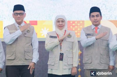 Khofifah Dilantik Jadi Koordinator PPIH Embarkasi Surabaya 2026