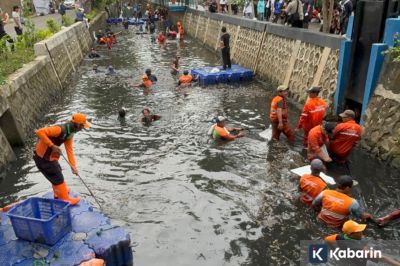 Pramono Rencanakan Pembentukan PJLP Khusus untuk Tangani Ikan Sapu-sapu