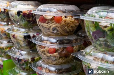 Enam Jenis Makanan yang Sebaiknya Tidak Disimpan dalam Wadah Plastik