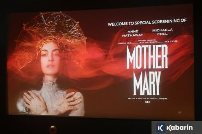 Penggemar Ngarep Anne Hathaway Tetap Fokus Akting Meski Keren pas Nyanyi