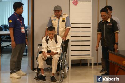 Di Tengah Keterbatasan, Peserta Difabel Tetap Gigih Ikut UTBK di Unej