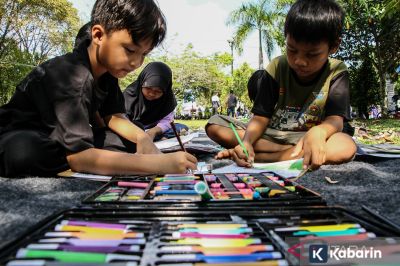 Tips Menghindarkan Anak dari Bahaya Penggunaan Media Sosial