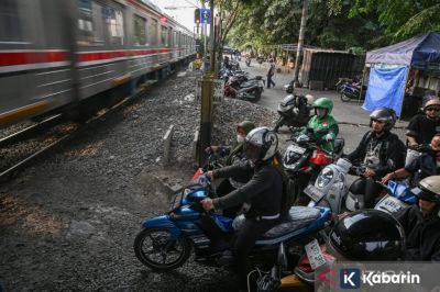 Rano Karno Minta Evaluasi Perlintasan Kereta Api di Jakarta untuk Cegah Kecelakaan