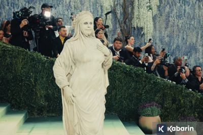 Heidi Klum Tampil Seperti “Patung Hidup” di Met Gala 2026