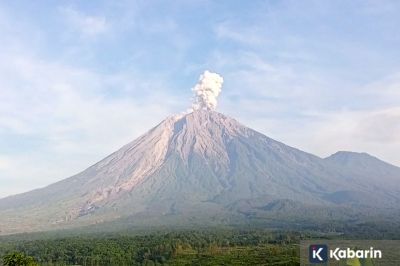 Gunung Semeru Tiga Kali Erupsi Hari Ini, Letusan Mencapai 800 Meter