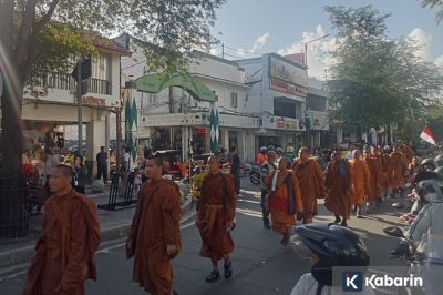 Sultan HB X Sambut Aksi Jalan Damai Para Biksu di Yogyakarta