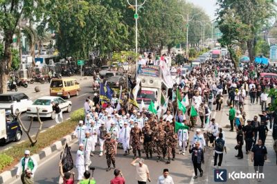 Ratusan Warga Karawang Desak Penutupan Permanen THM di Karawang